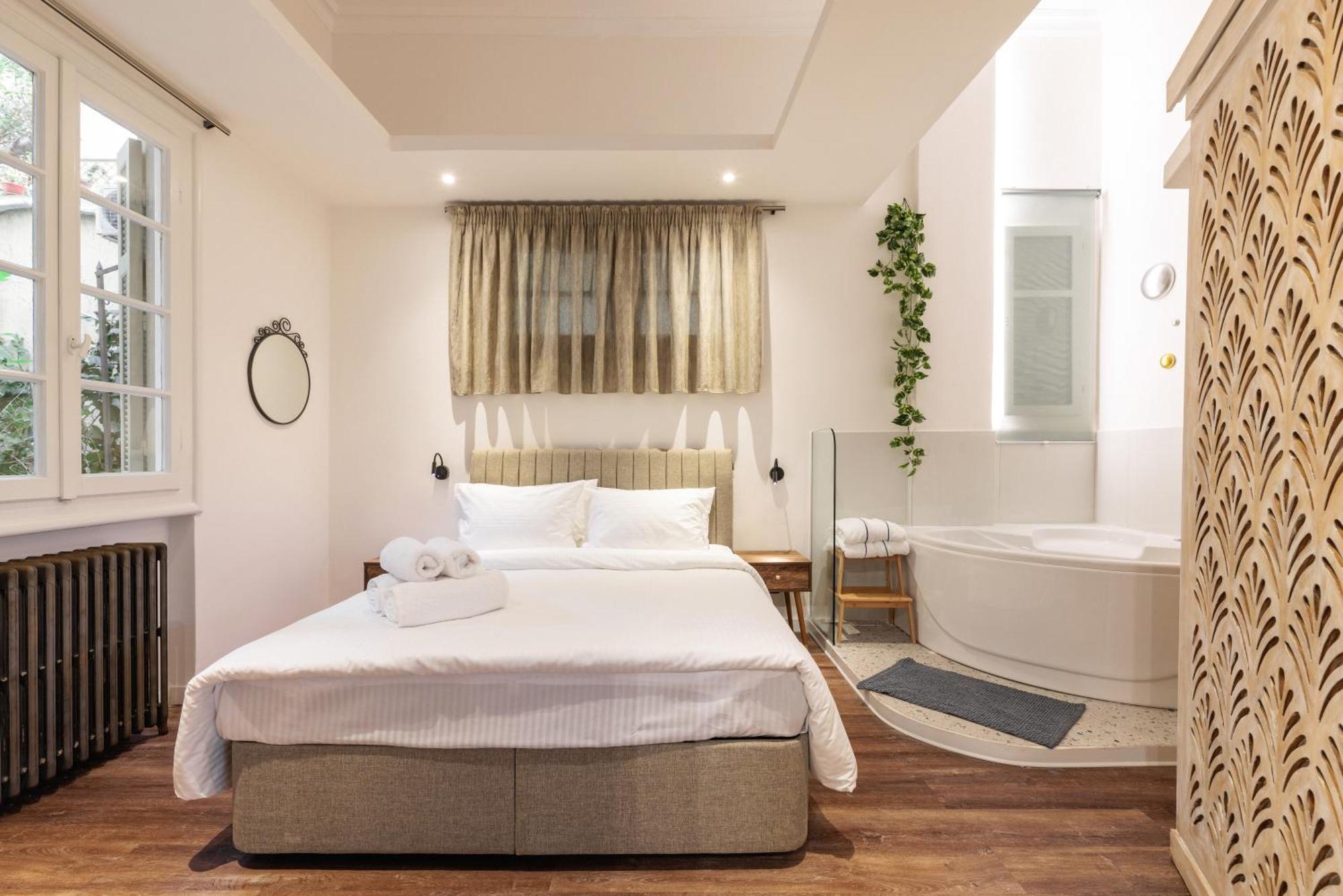 סלוניקי Couple-In Magical Suite With Jacuzzi מראה חיצוני תמונה