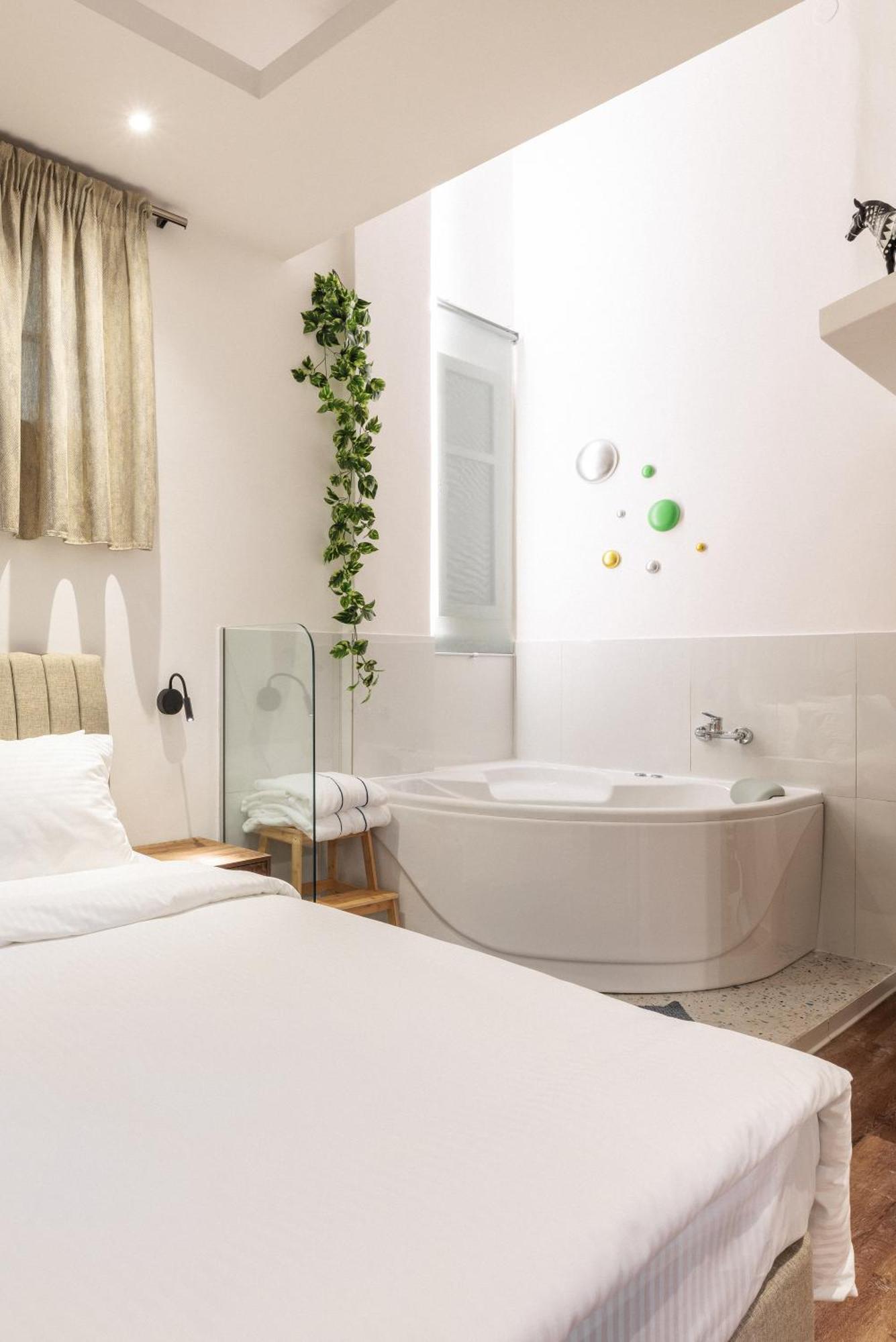 סלוניקי Couple-In Magical Suite With Jacuzzi מראה חיצוני תמונה